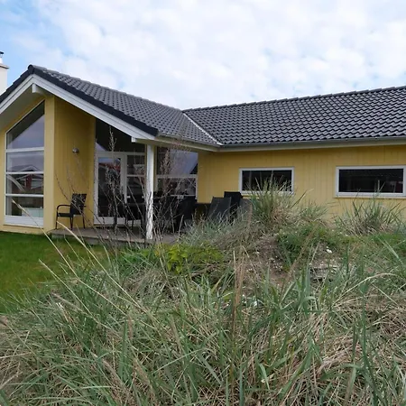 Base With Private Sauna, Sun Deck Vakantiehuis Großenbrode