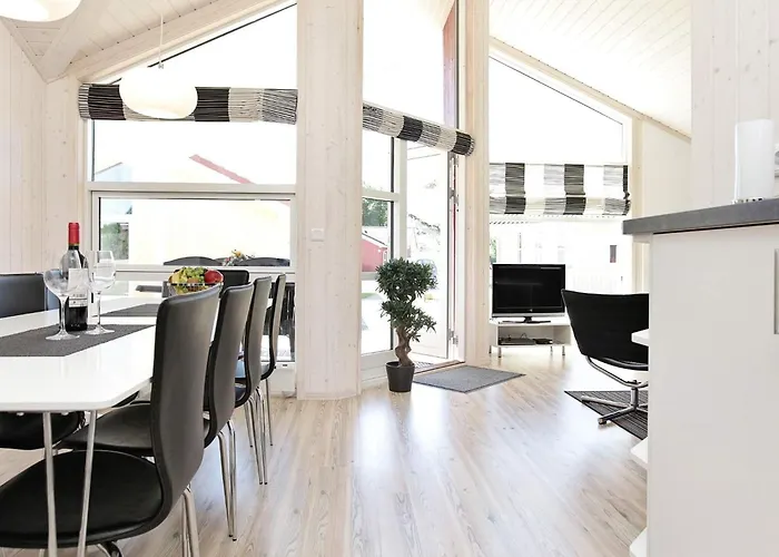 Base With Private Sauna, Sun Deck 度假居 Großenbrode